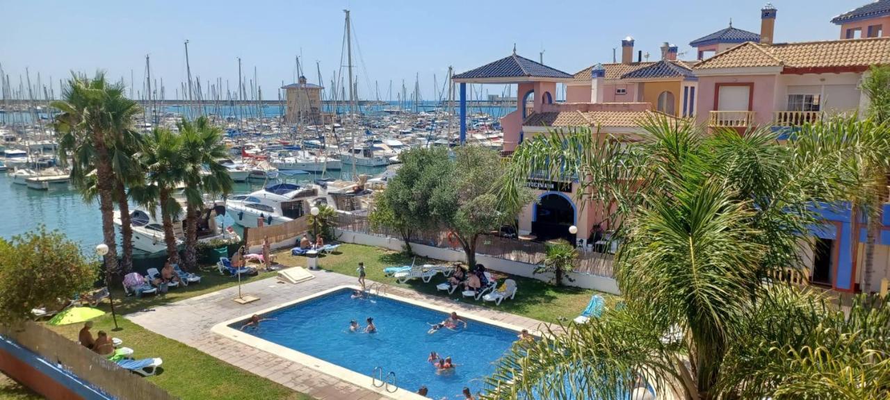 Appartement Climatise Deux Chambres Front De Mer Et Piscine Torrevieja Exteriér fotografie